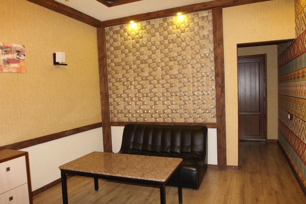 Delphin Guest House Biskek Kültér fotó